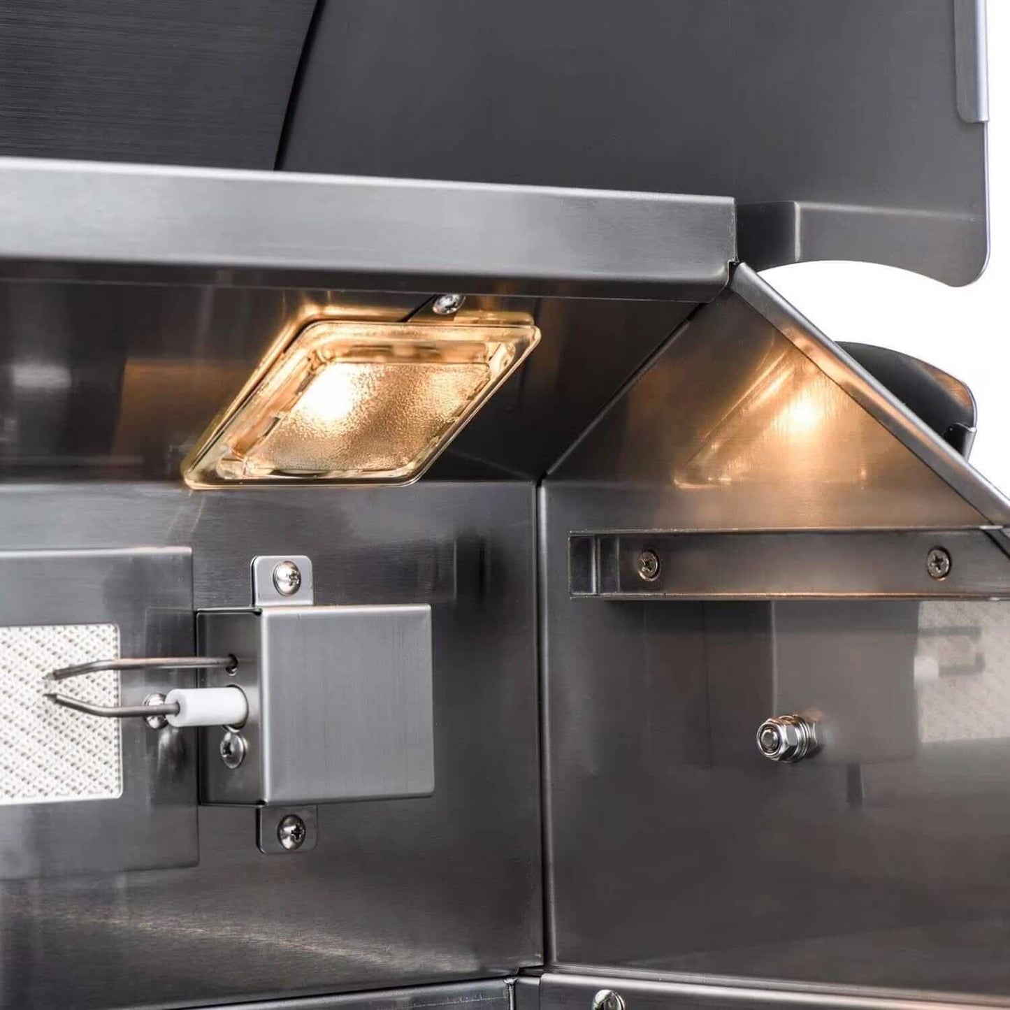 Blaze BLZ-5LTE3 Premium LTE+ 40-Inch 5-Burner Built-In Gas Grill With Rear Infrared Burner & Lift-Assist Hood - Internal Halogen Light - Detail