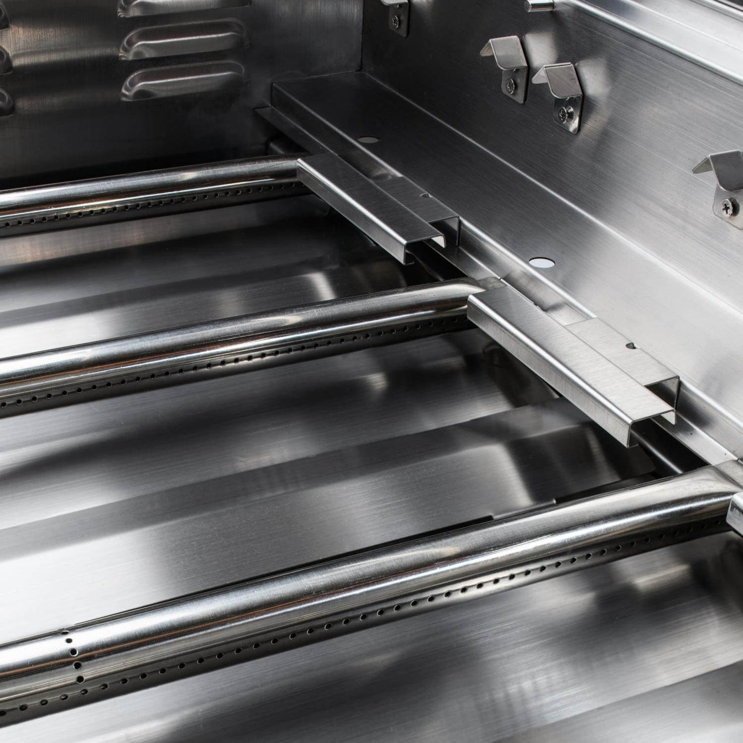 Blaze - BLZ-4LBM Prelude LBM 32-Inch 4-Burner Built-In Gas Grill - Burner Closeup