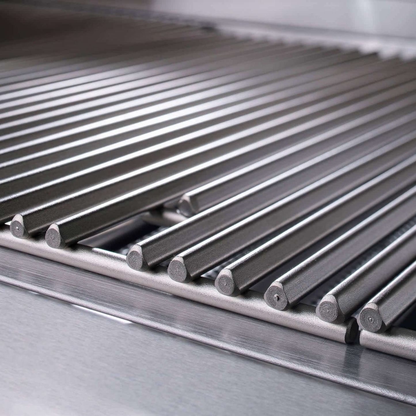 Blaze BLZ-4LTE2 Premium LTE 32-Inch 4-Burner Gas Grill w/ Rear Infrared Burner & Grill Lights - 9mm Triangle Rods