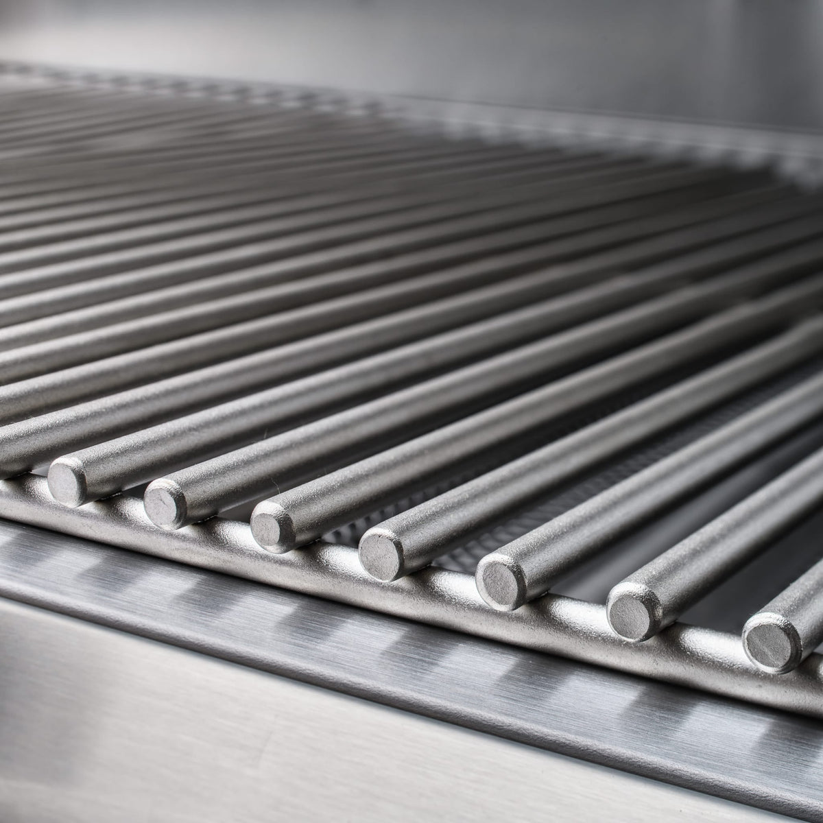 Blaze Prelude LBM 32-inch 4-burner built-in gas grill, stainless steel cooking rods close-up