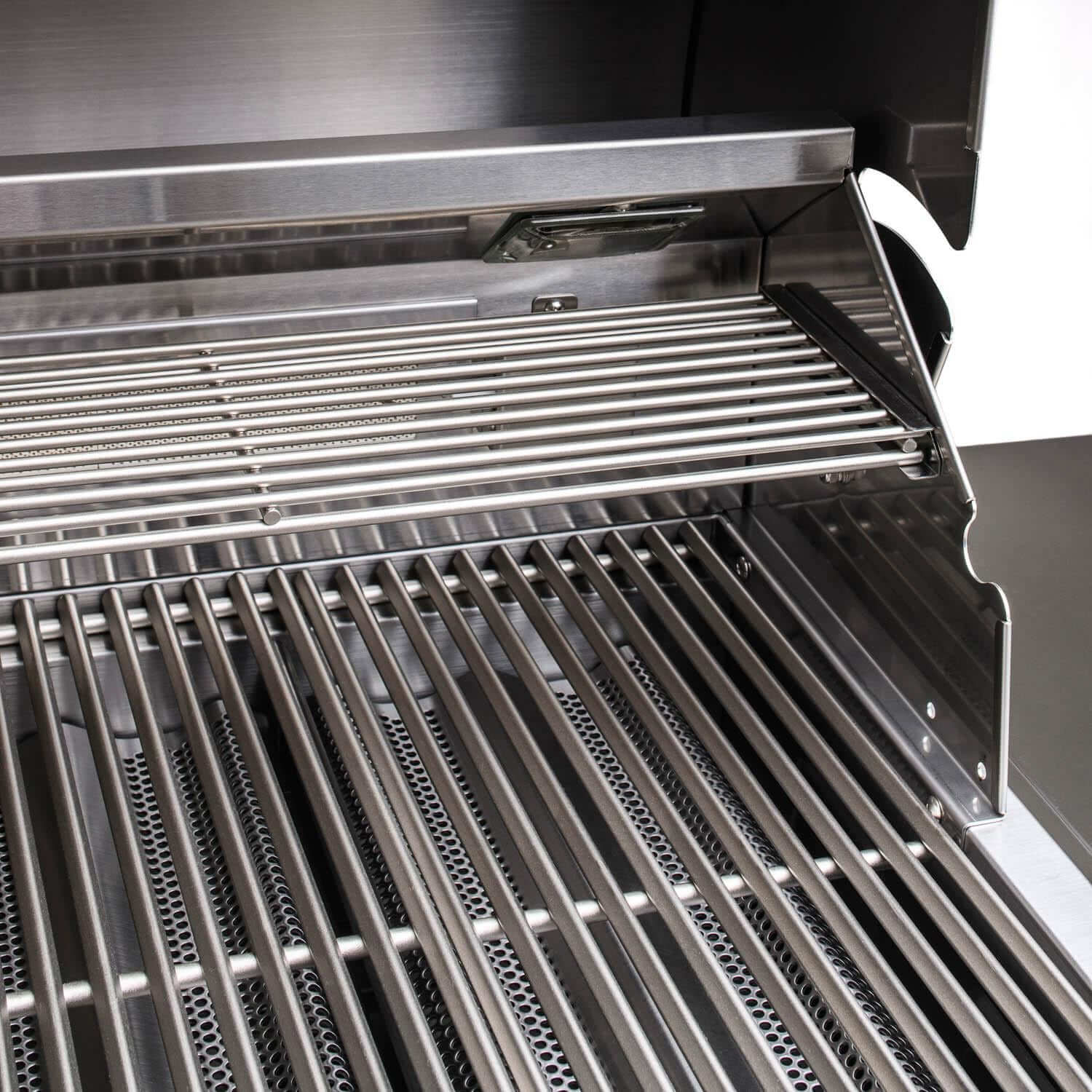 Blaze - BLZ-4LTE2MG - Premium LTE Marine Grade 32-Inch 4-Burner Built-In Gas Grill - Warming Rack
