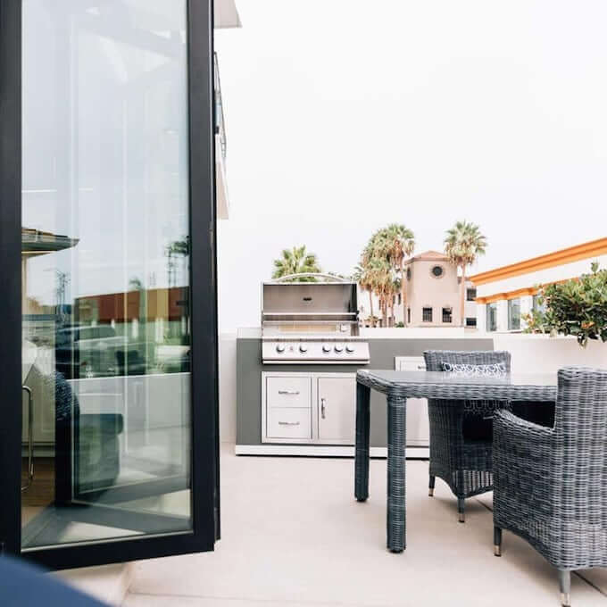 Summerset SIZ40 40 Inch Grill - Installed Zoomed Out