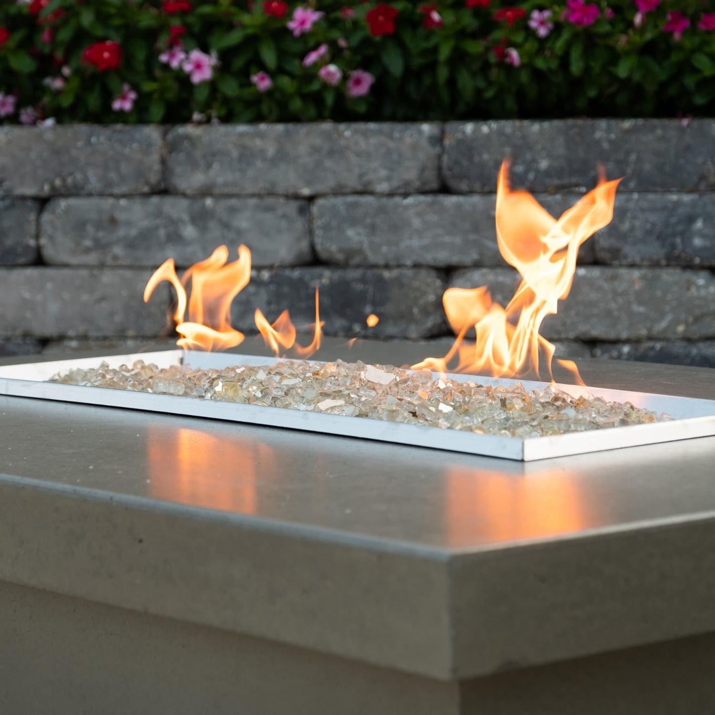 American Fyre Designs 783-SM-11V4NC Contempo 52-Inch Rectangular Firetable - Smoke - Fire Detail