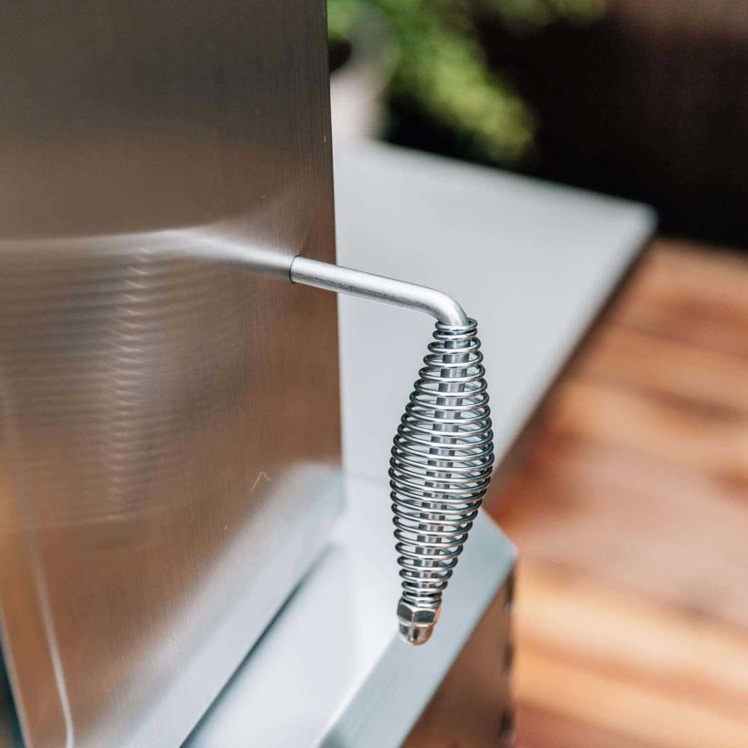 Summerset SS-OVFS Freestanding Outdoor Pizza Oven - Handle Detail