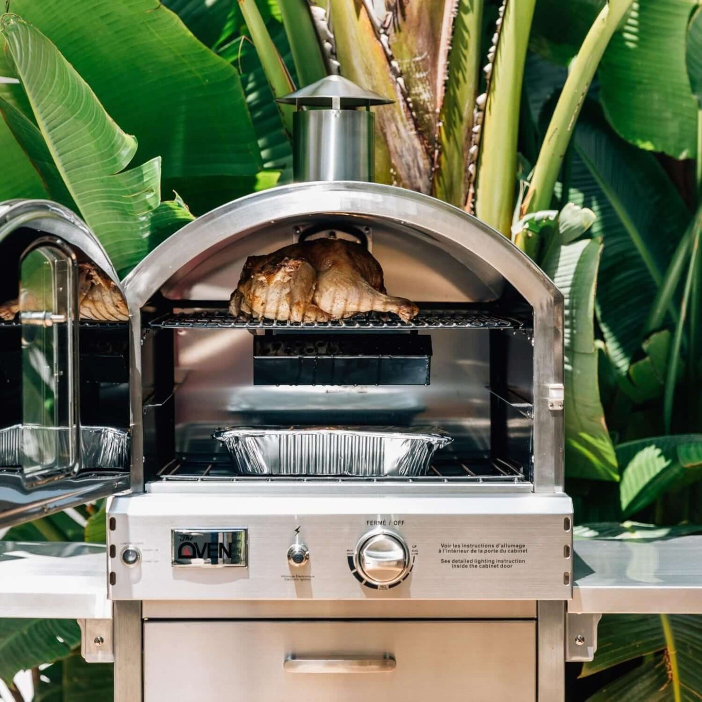 Summerset SS-OVFS Freestanding Outdoor Pizza Oven - In Use With Smoker Box
