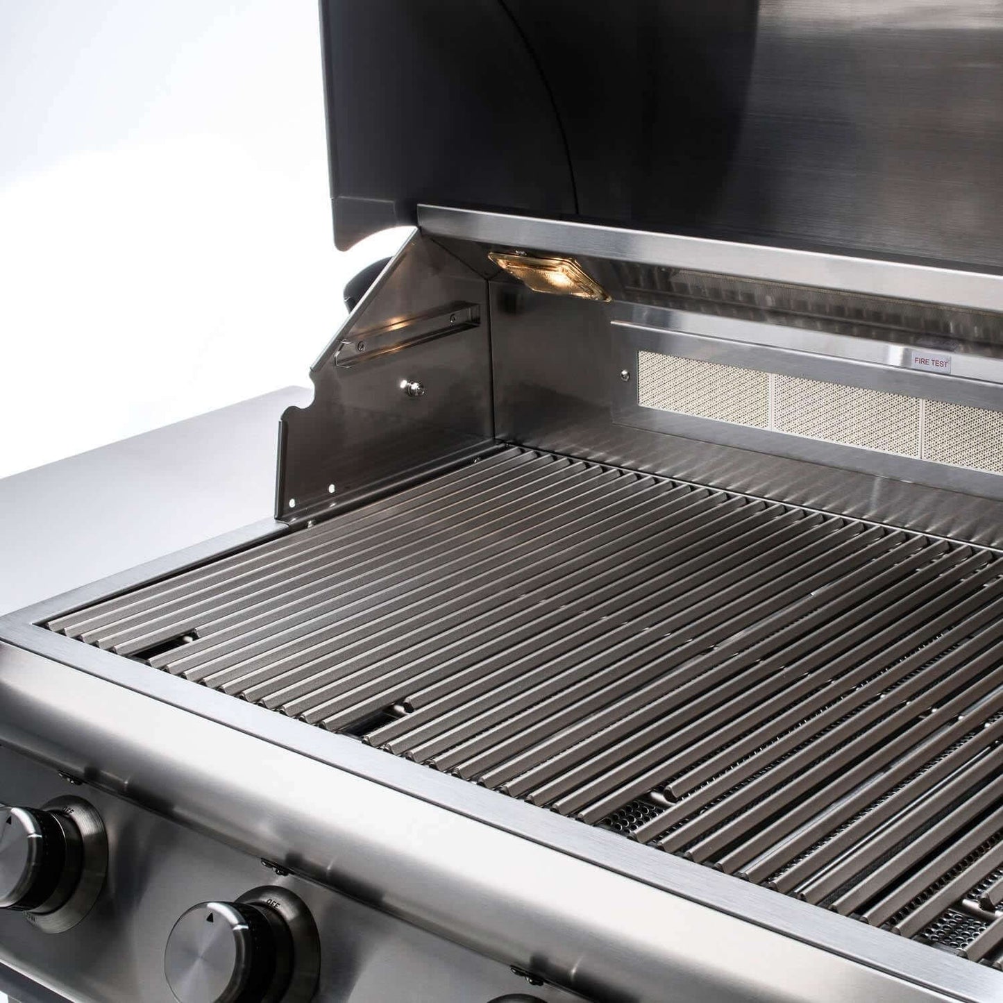 Blaze - BLZ-5LTE2-LP - Premium LTE 40-Inch 5-Burner Built-In Propane Gas Grill - Cooking Surface
