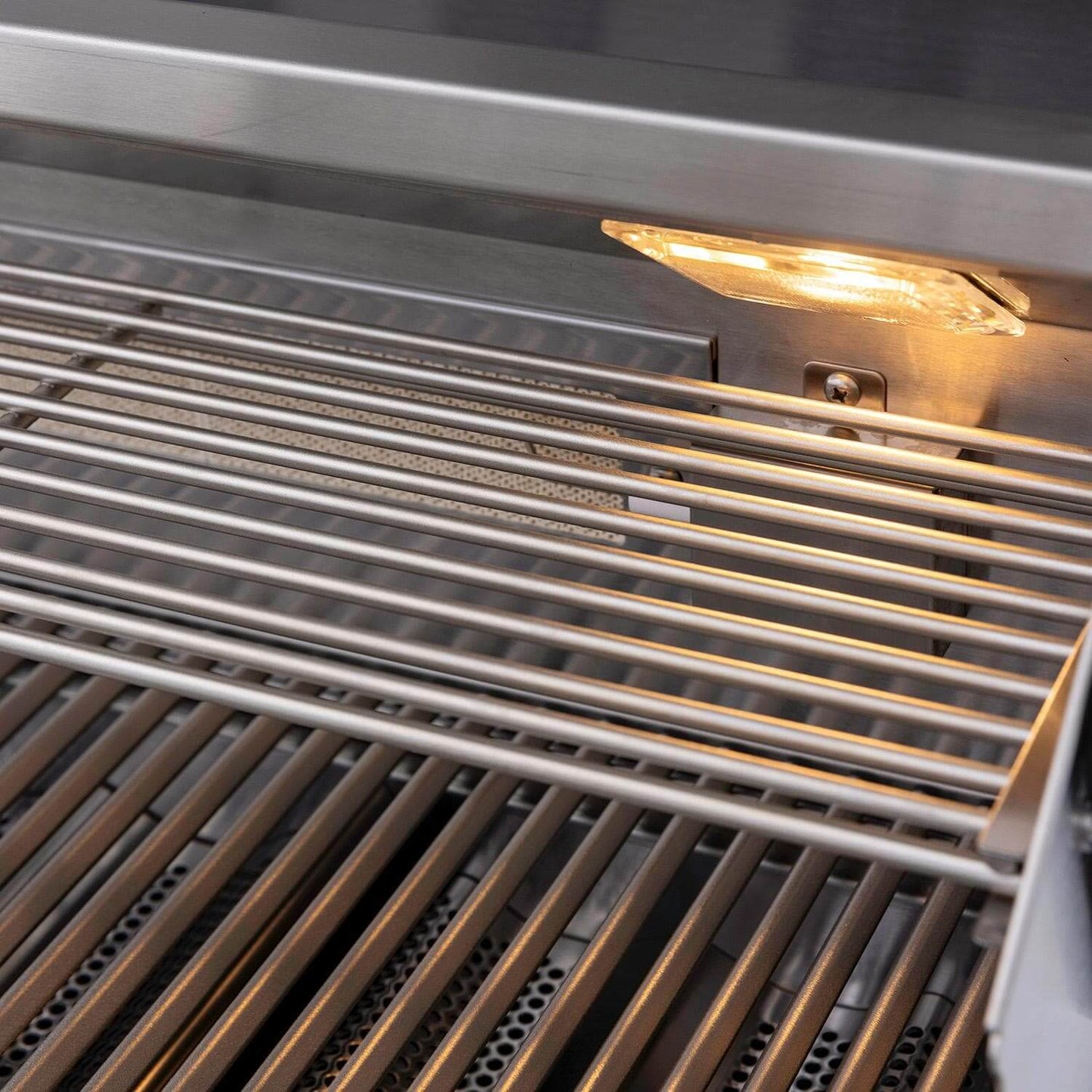 Blaze BLZ-5LTE3-Premium LTE+ 40-Inch 5-Burner Built-In Gas Grill With Rear Infrared Burner & Lift-Assist Hood - Warming Rack Grates - Detail
