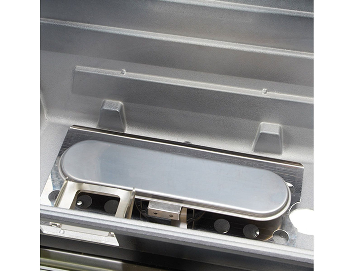 Broilmaster Q3X Qrave Grill On Stainless Steel Storage Cart - Q3XN PSCB1 SKFPB2 - Inner