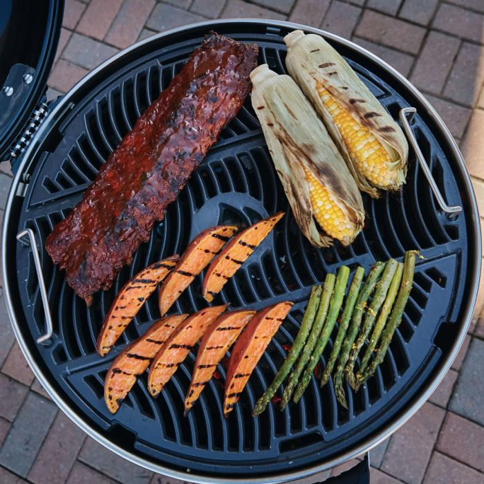 Napoleon PRO 22-Inch Charcoal Kettle Grill - PRO22K-LEG-2 - Lifetyle