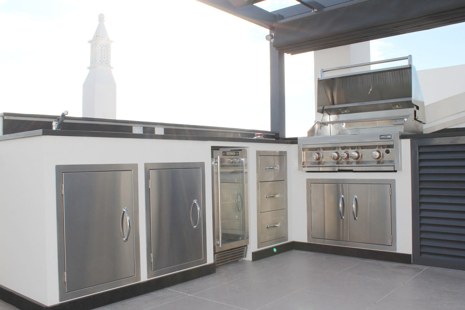 Sunstone 14x20 & 17x24 Vertical Access Door - DV1724 - Lifestyle