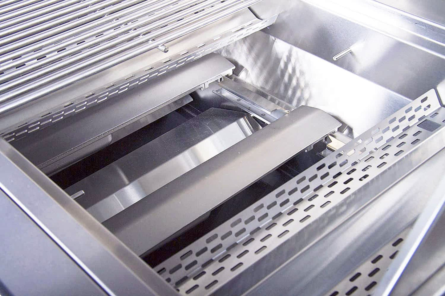 bonfire-4-burner-28-inch-grill-Main-Burners-in-place
