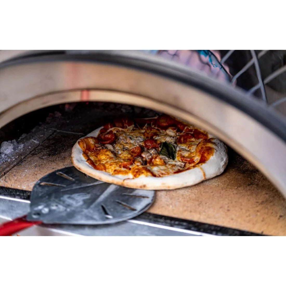 Karma 25 Wood-Fired Oven - WKK-01S-304 - Inside Pizza