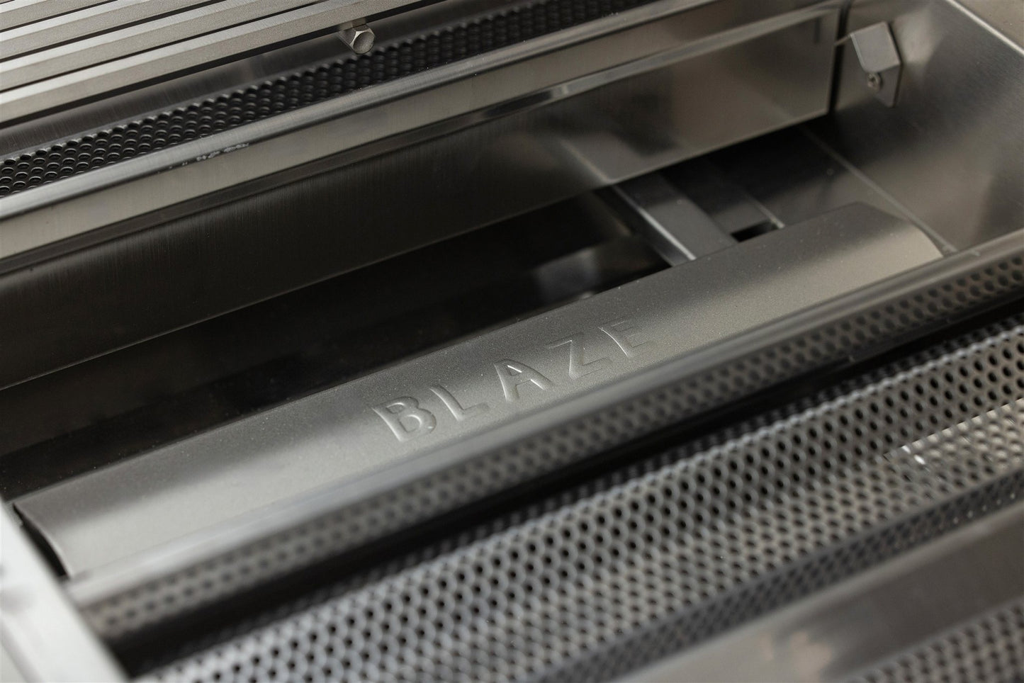 Blaze LTE PRO 40-Inch 5-Burner Built-In Gas Grill - BLZ-5LTEPRO - Burner - Detail