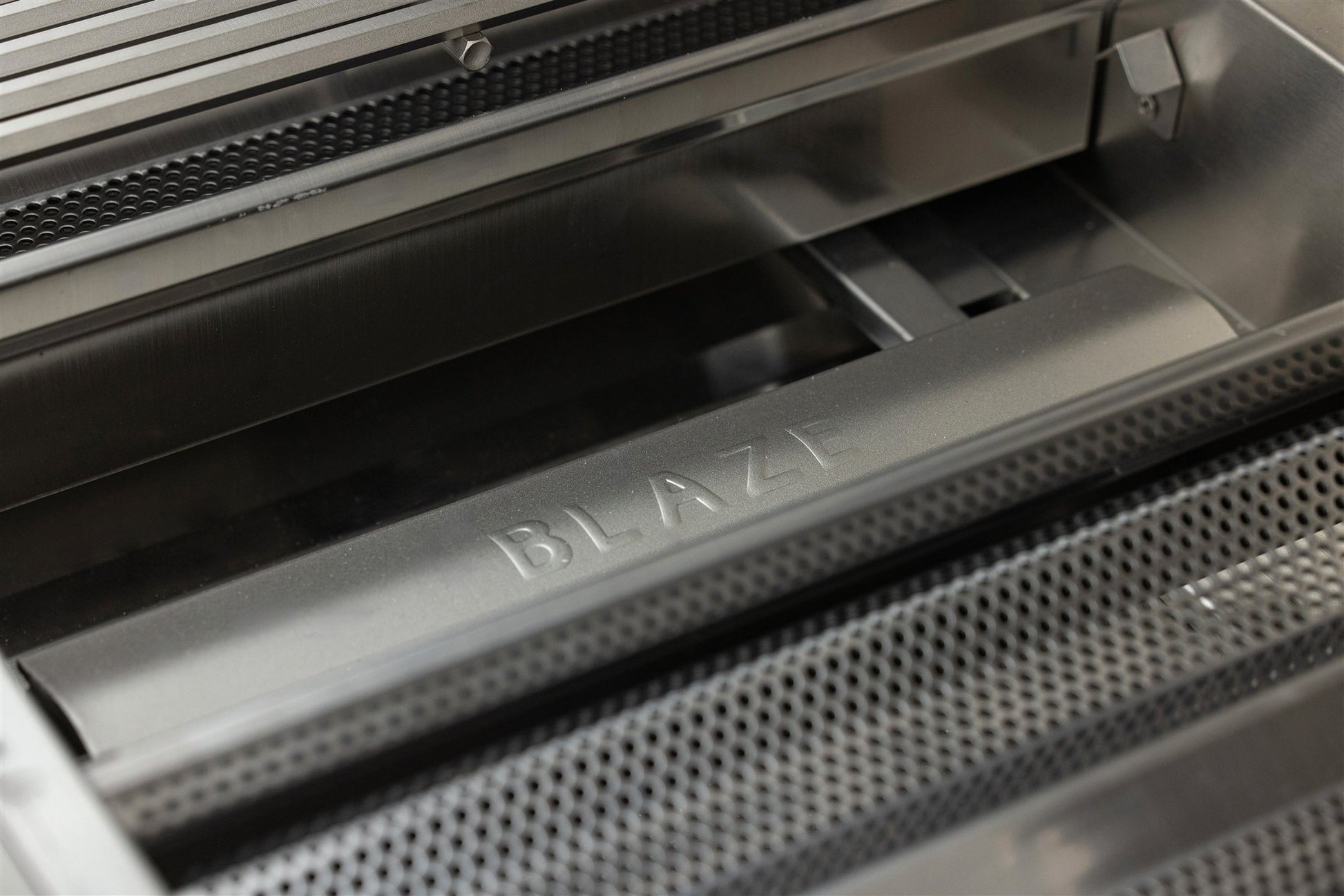 Blaze LTE PRO 40-Inch 5-Burner Built-In Gas Grill - BLZ-5LTEPRO - Burner - Detail