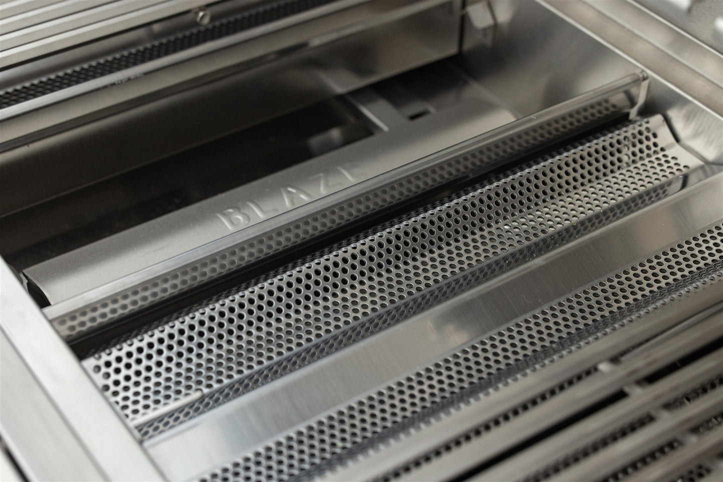 Blaze LTE PRO 40-Inch 5-Burner Built-In Gas Grill - BLZ-5LTEPRO - Flame Tamer and Burner - Detail