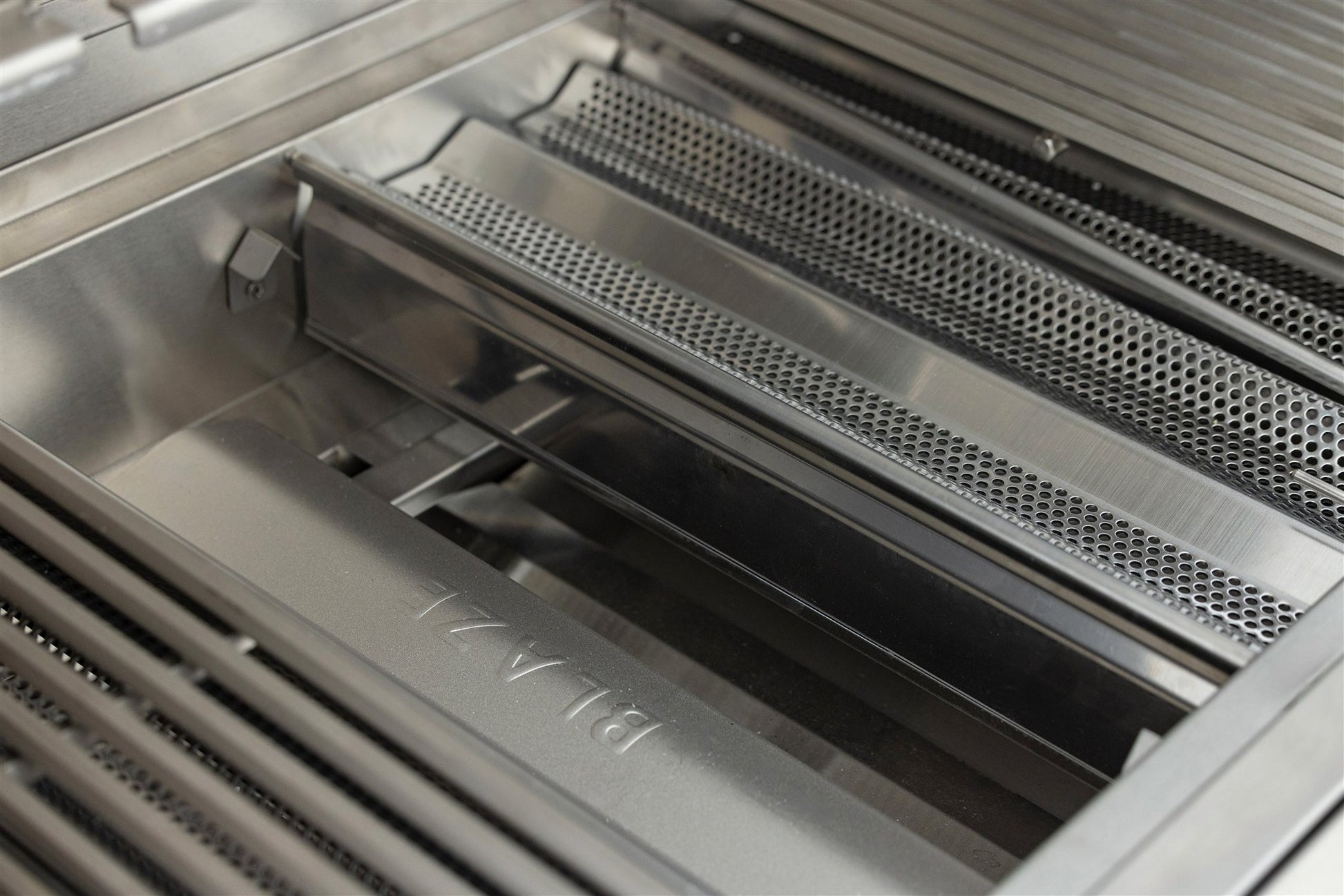 Blaze LTE PRO 40-Inch 5-Burner Built-In Gas Grill - BLZ-5LTEPRO - Flame Tamer and Burner 2 - Detail