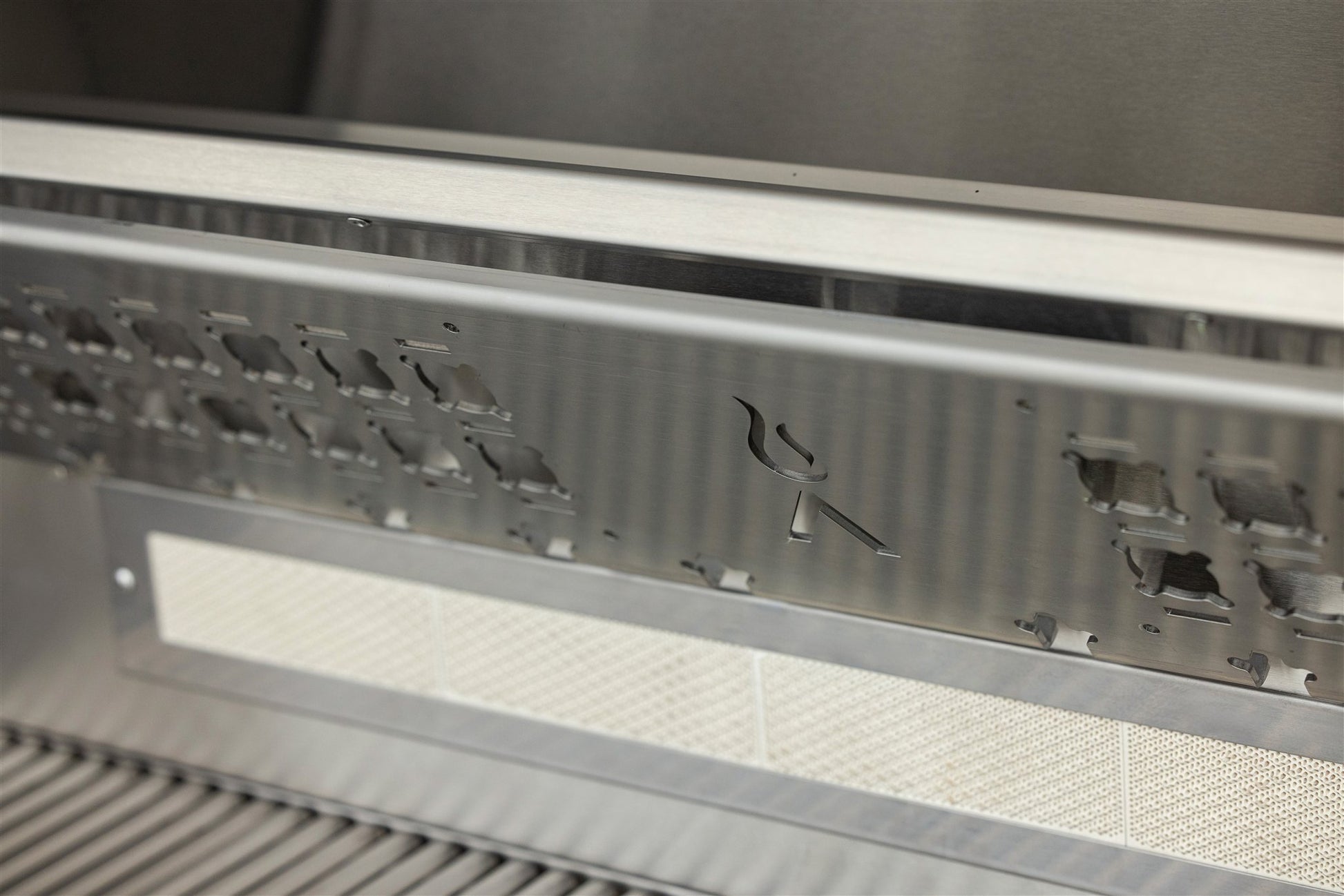 Blaze LTE PRO 40-Inch 5-Burner Built-In Gas Grill - BLZ-5LTEPRO - Warming Rack 2 - Detail