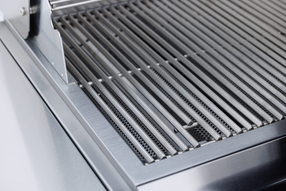 Blaze BCM 25-inch 3-burner built-in gas grill, triangular cooking rods close-up