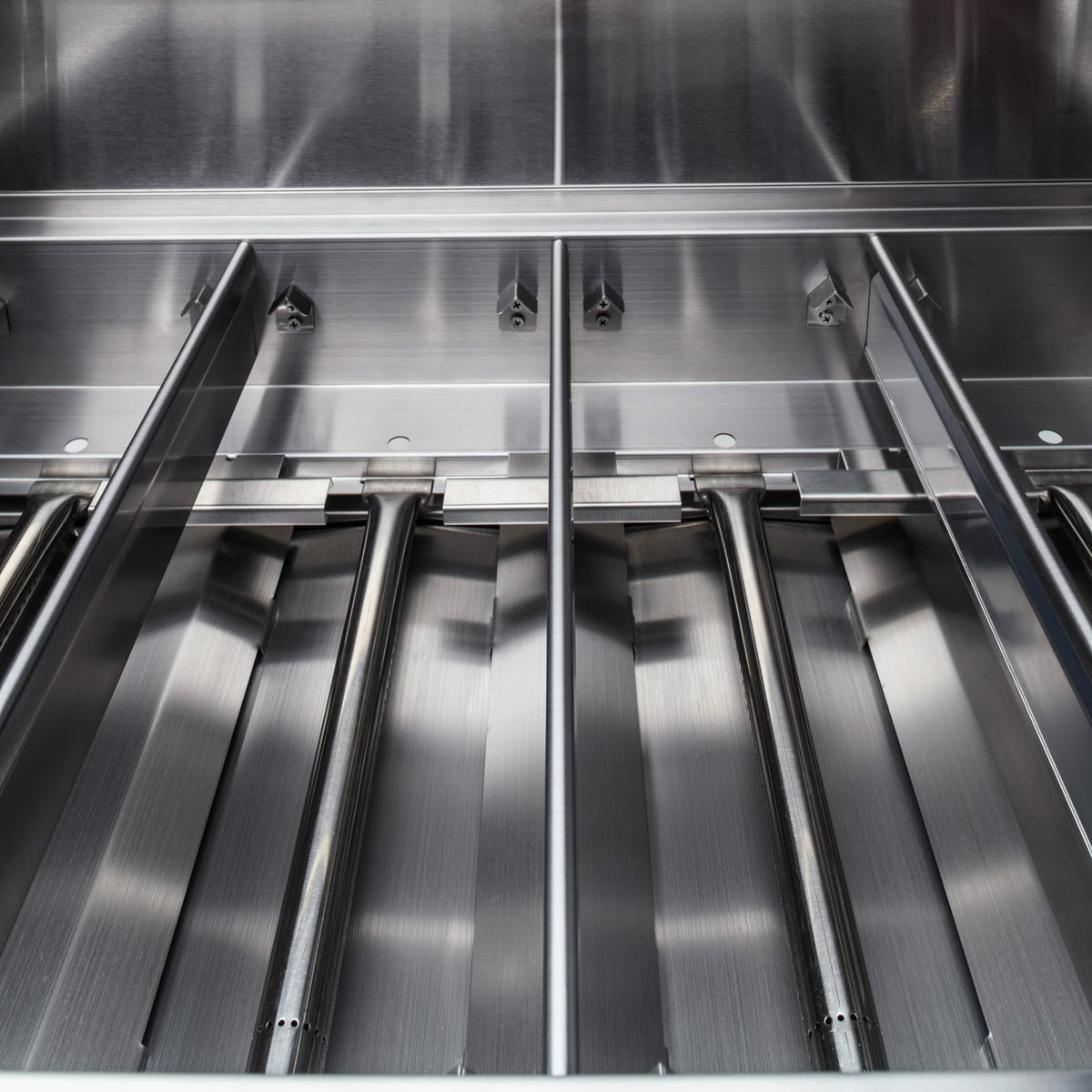 Blaze Prelude LBM 32-inch 4-burner built-in gas grill, stainless steel tube burners