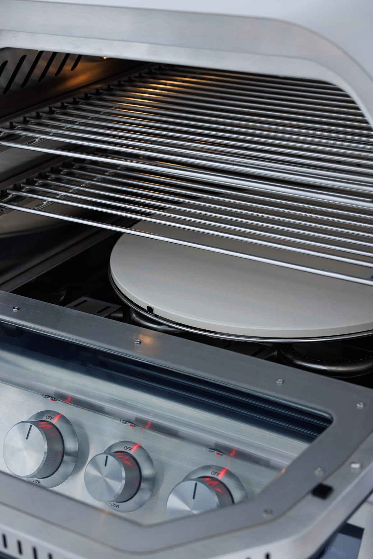 Blaze 26-inch built-in outdoor oven, cooking racks and rotating pizza stone