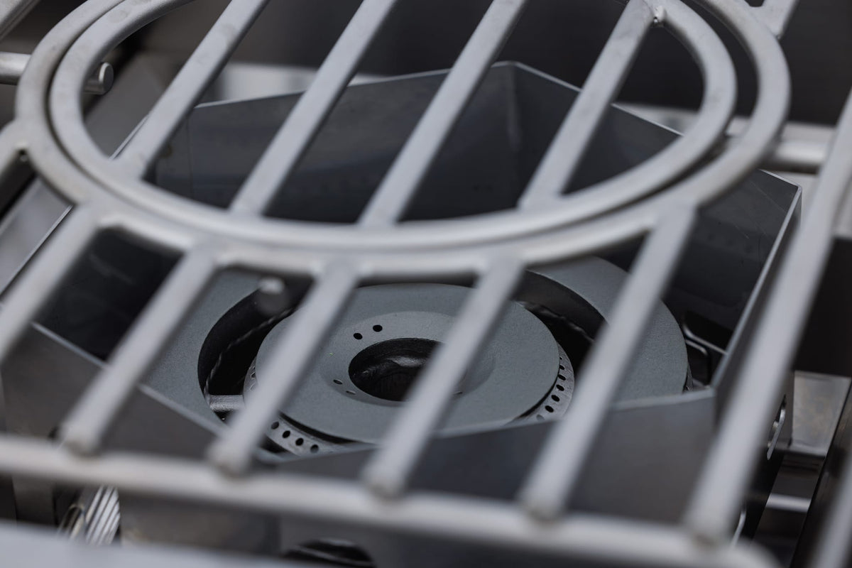 Blaze LTE PRO built-in power burner, burner rings under the cooking grate