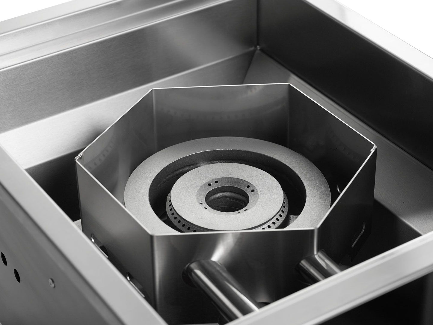 Whistler Built-In Gas Power Burner with Lid - Black Stainless Steel - CBAPB-B - Burner Detail