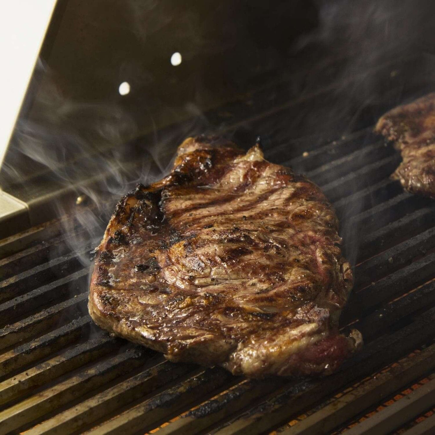 Blaze BLZ-PRO-IR Professional LUX Infrared Searing Burner - Searing a Steak