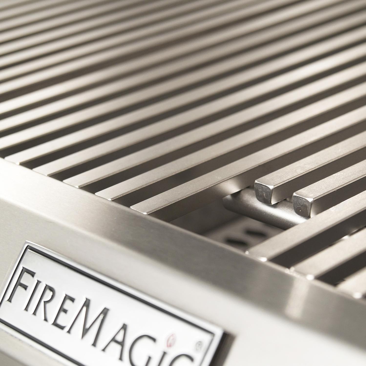 Fire Magic - CMA430S-RT1N-G6 - Choice Multi-User Accessible 24-Inch Natural Gas Grill On In-Ground Post - Diamond Sear Cooking Grids