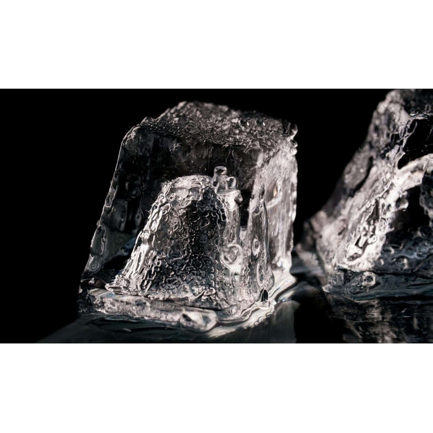 Blaze BLZ-ICEMKR-50GR 50 Lb. 15-Inch Outdoor Ice Maker - Ice Shape