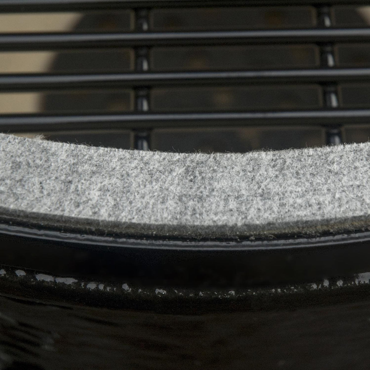 Primo Oval Junior and Round Large Replacement Gasket Kit - Close-Up Installed