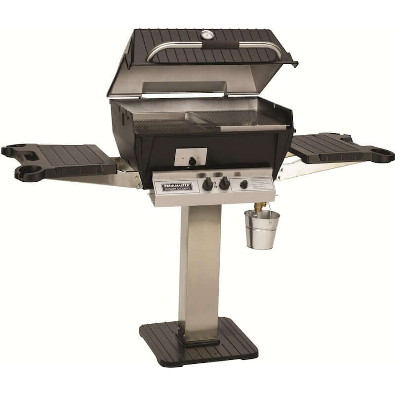 Broilmaster Q3X Qrave Propane Gas Grill On Stainless Steel Patio Post
