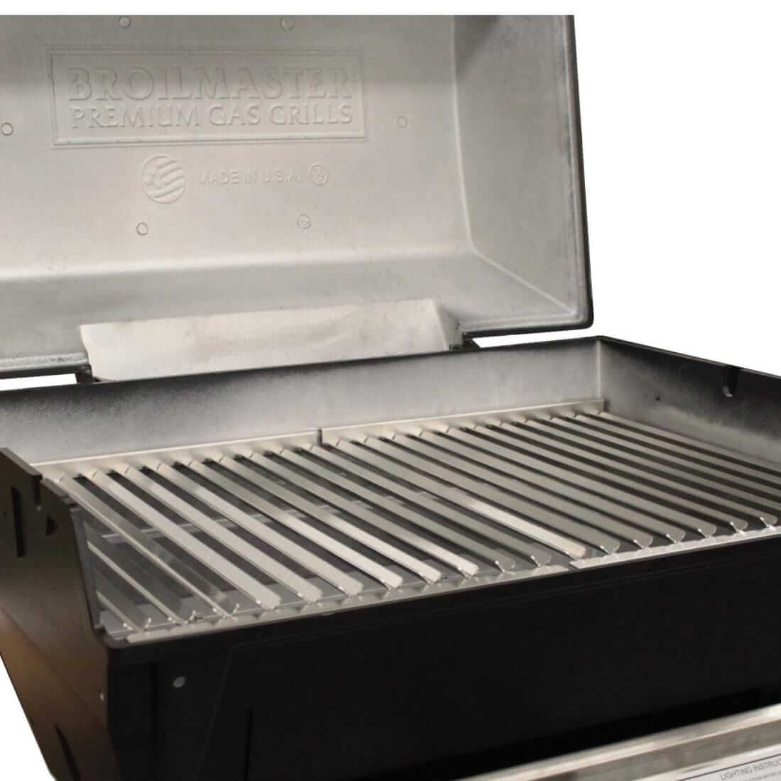 Broilmaster R3N Infrared Natural Gas Grill On Black Patio Post
