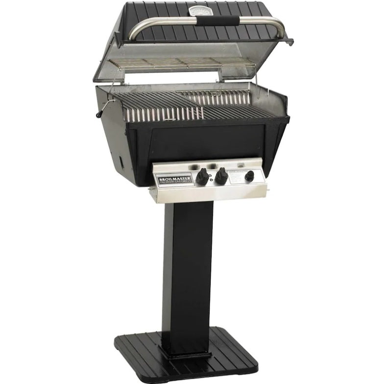 Broilmaster P4-XFN Premium Grill On Black Patio Post - P4-XF + BL26-P - Full Grill View