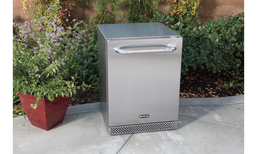 Bull outdoor clearance fridge