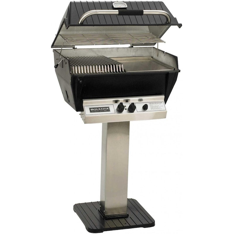 Broilmaster P3-SX Super Premium Gas Grill On Stainless Steel Patio Post - P3SX+SS26P - Full Grill View